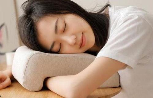 180cm女生av,180cm高挑美女的AV体验揭秘